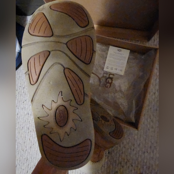 Ugg shearling lining boots - Picture 5 of 7